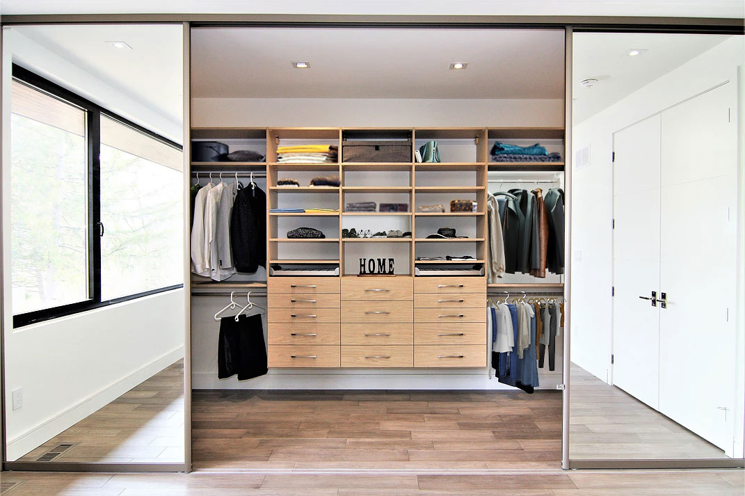 Master-in closet closetexpress